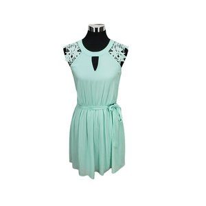 I.N. San Francisco Sea Green Size Small‎ MIDI Tie back Dress
